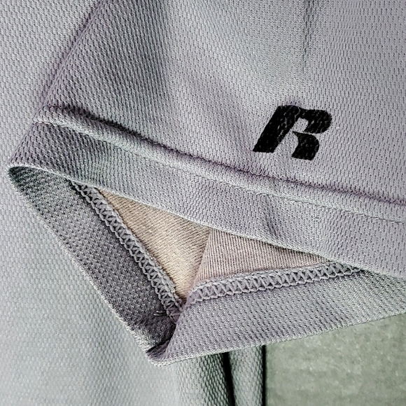 🏷5/$20🏷 Russell Athletic Dri-Power Tshirt - Size Small (some snags) - Picture 5 of 11